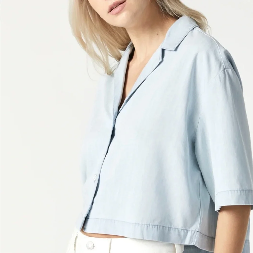 Mavi Berry Cropped Button Up Top - Picture 1 of 10